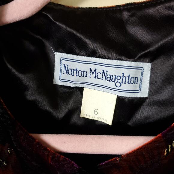Vintage Velvet, Cropped, Cardigan Style Blazer by Norton McNaughton Size 6 - Picture 9 of 11